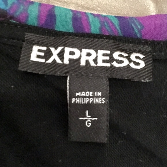 NWOT- Beautiful patterned sleeveless top - Picture 4 of 5